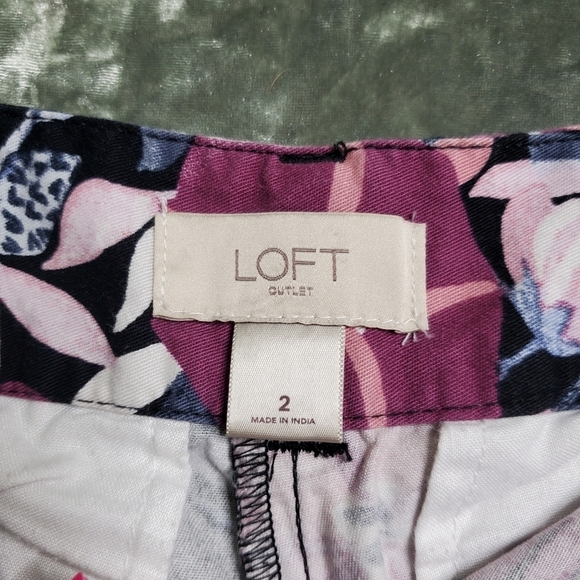 Loft Outlet Floral Print Shorts - Picture 4 of 9